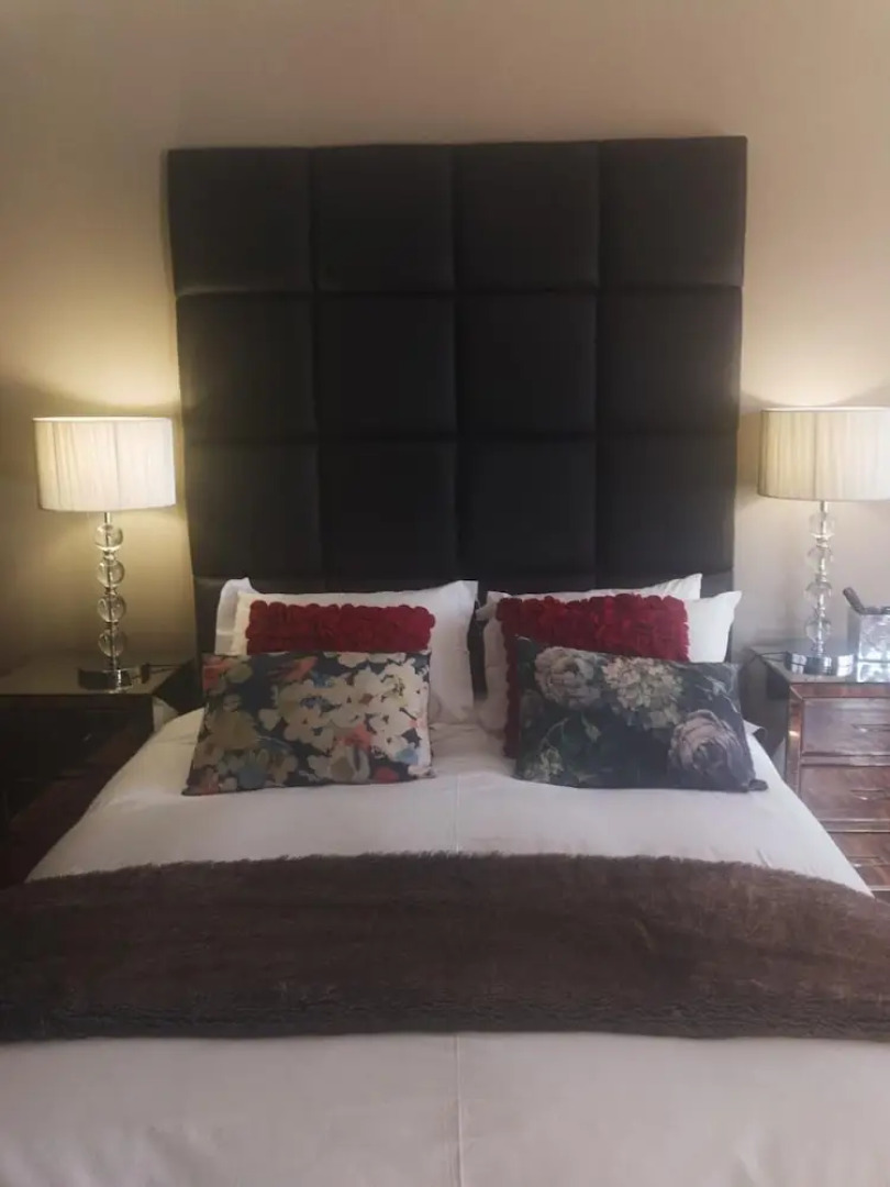 The Hedge Guesthouse