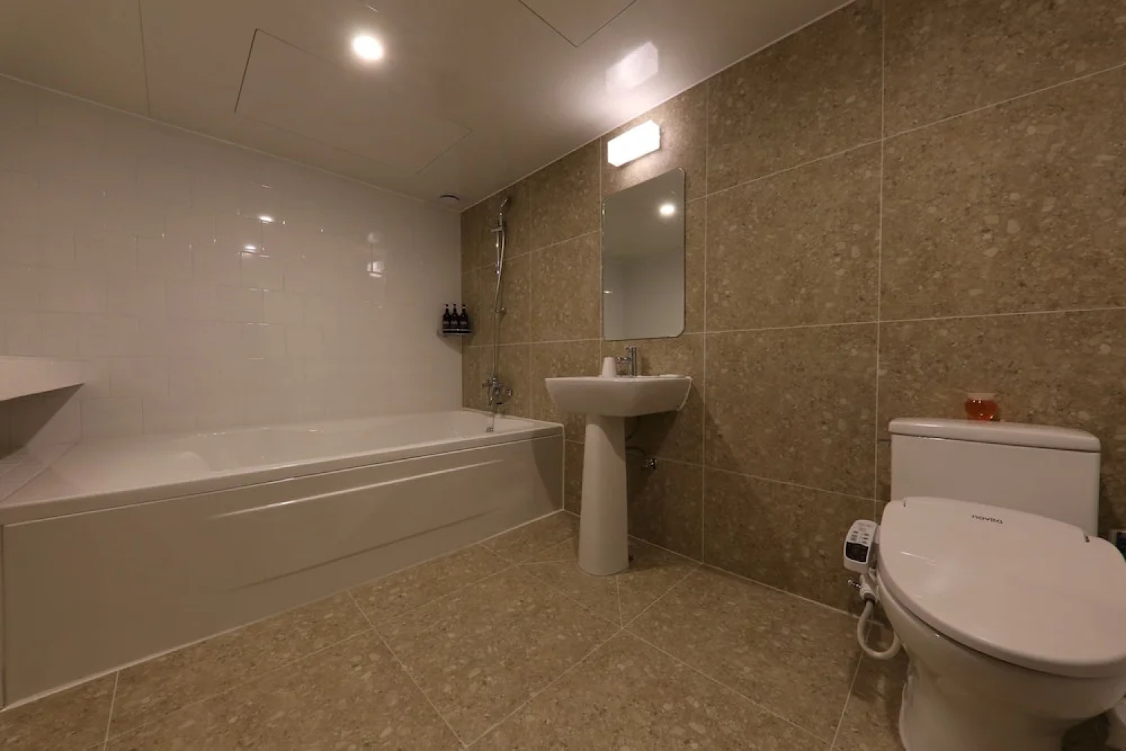 HOTEL YaJa West Gate