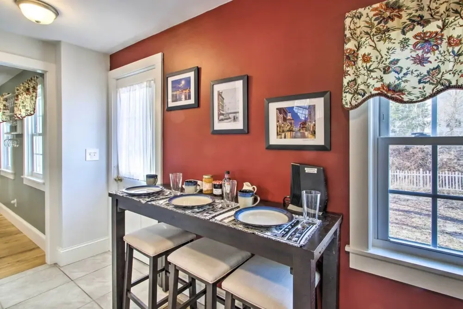 Historic Bath Home, Walk to Waterfront Park!