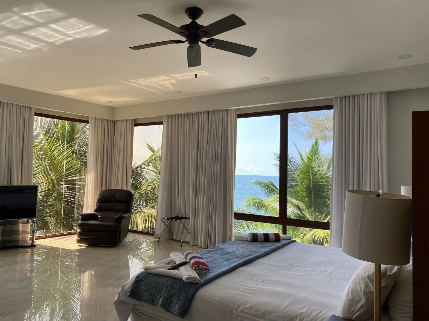 Paraiso Rainforest and Beach Hotel