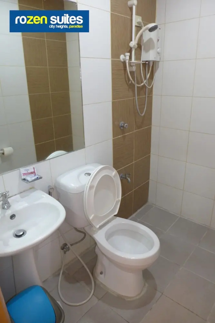 Rozen Suites Paradise