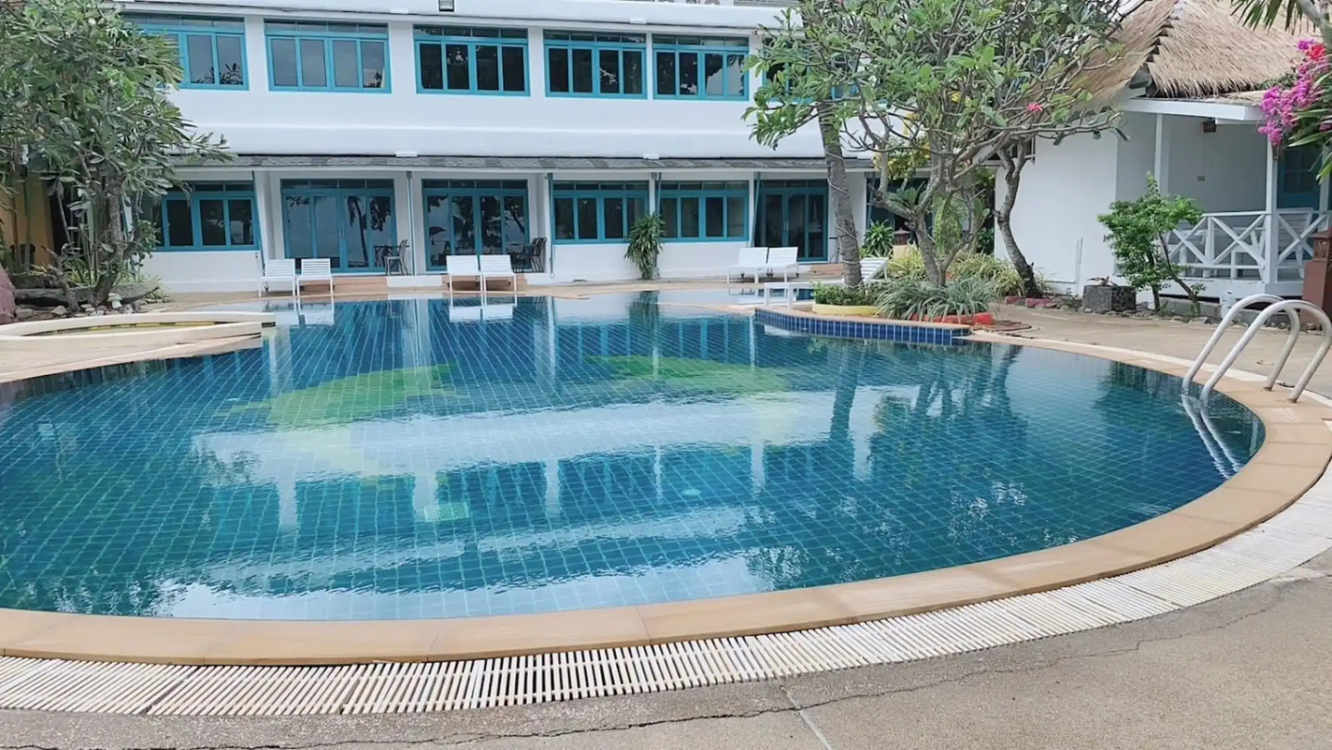 Sand Sea Beach Resort