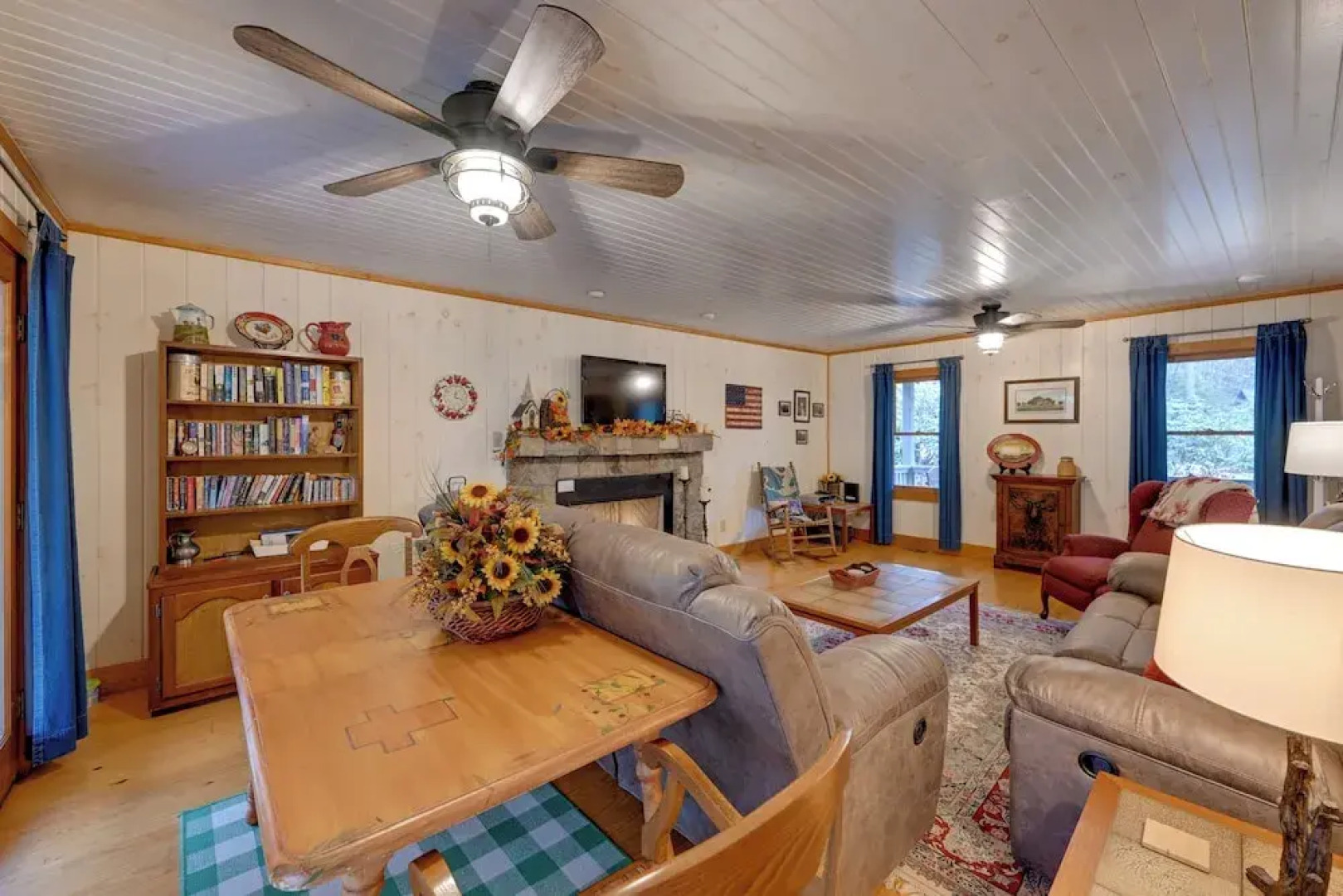 Creekside Family Retreat by Waterfalls & Hiking!