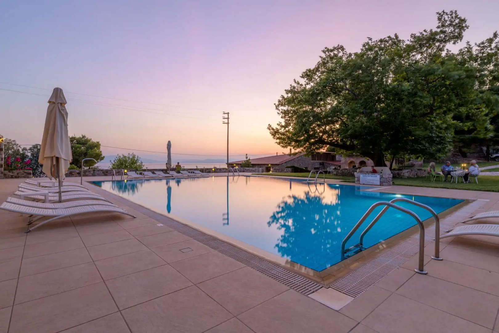 Kaminos Hotel by Nin & Bau