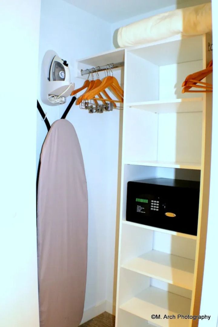 Hallandale Suites by 1stHomeRent