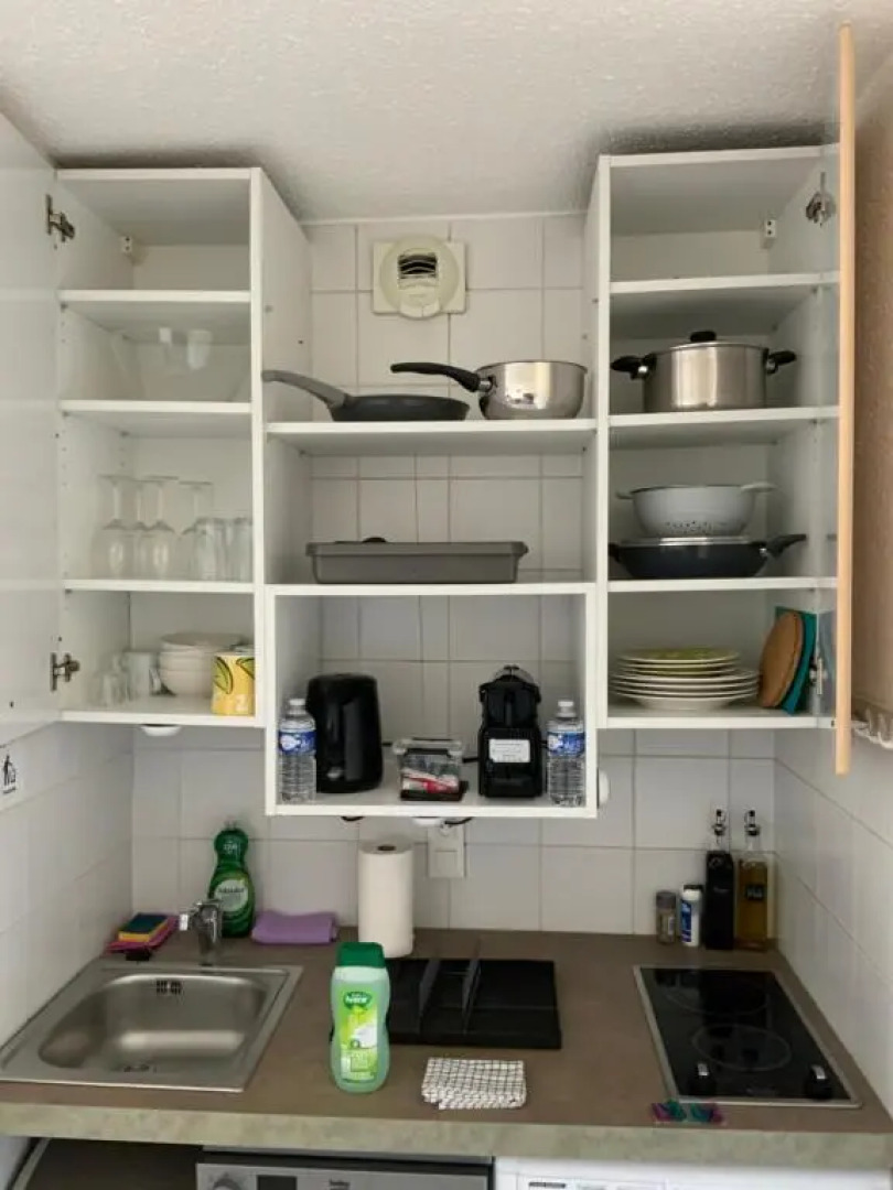 Cannes Marina Résidence Le Surcouf - Studio de 28m2 au 10ème étage avec piscine, terrasse, parking, vue montagne et port : Mandelieu-La Napoule