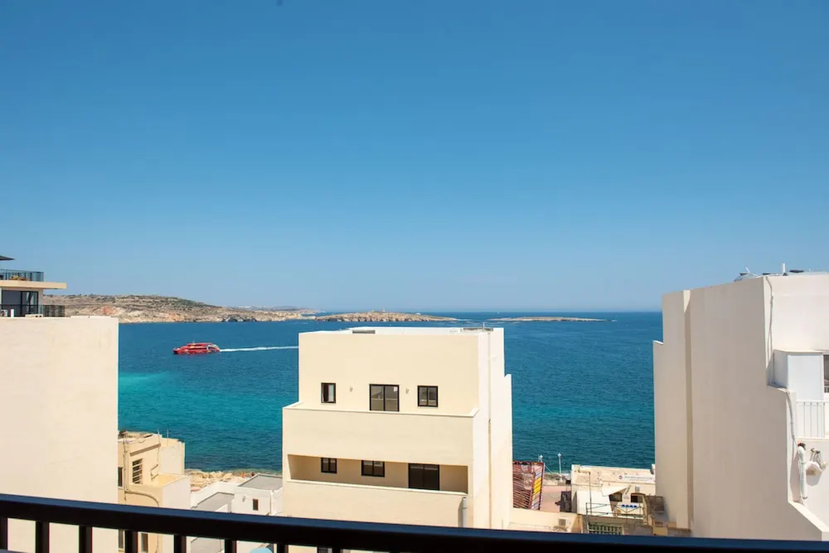 Sea Bliss Penthouse with two terraces enjoying side seaviews by Gatewaysmalta