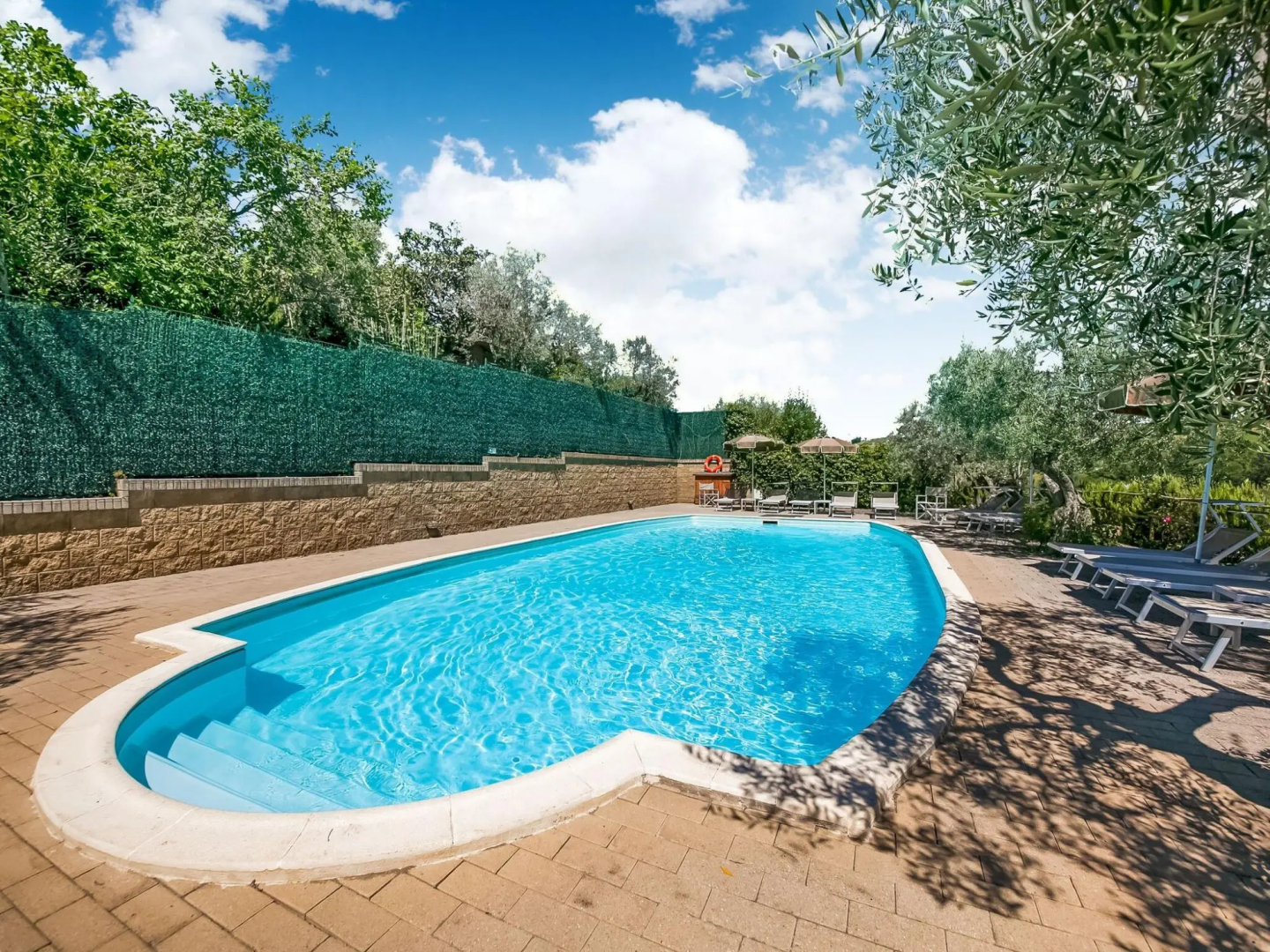 Boutique Cottage in Poggibonsi with Pool