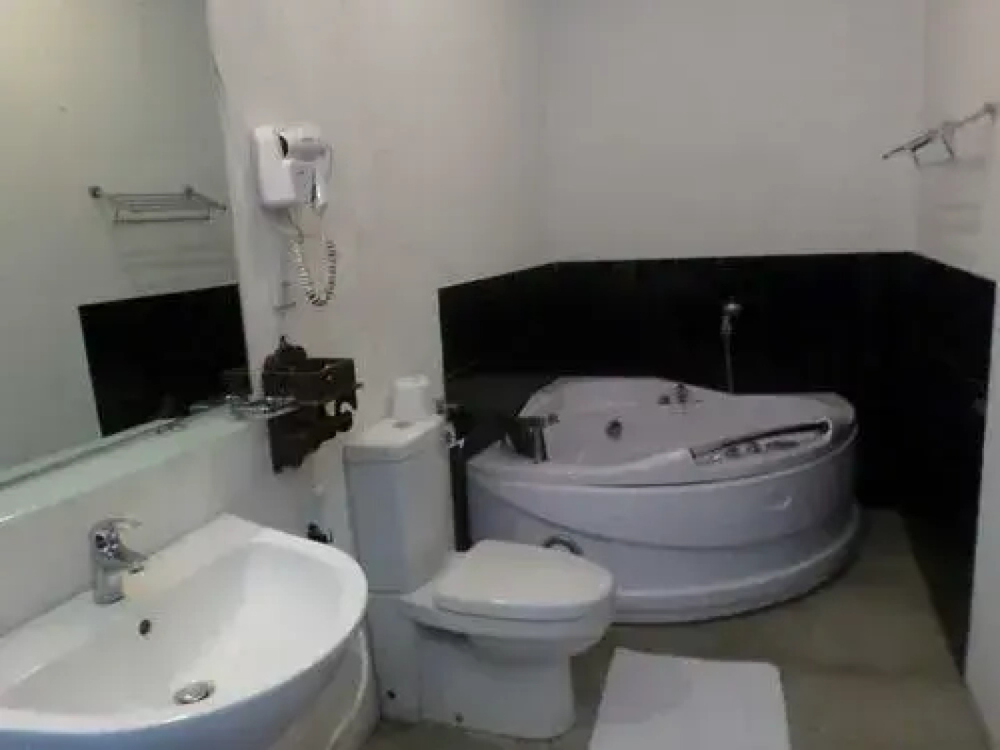 Oak Ray Elephant Lake