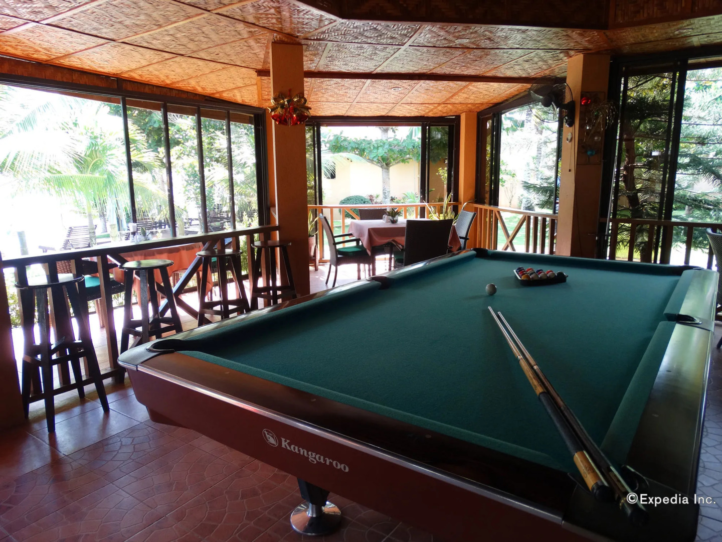 Anda White Beach Resort