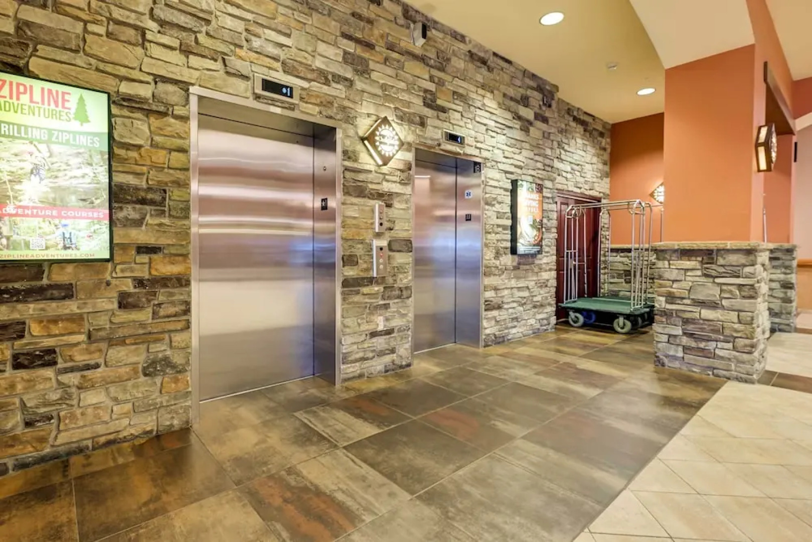 Wisconsin Dells Resort Condo w/ 2 Fireplaces