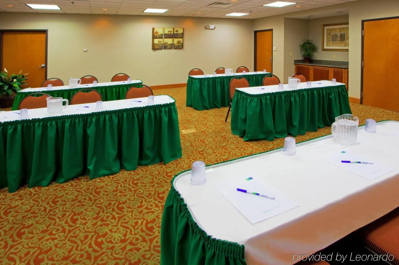 Holiday Inn Express & Suites Parkersburg-Mineral Wells by IHG