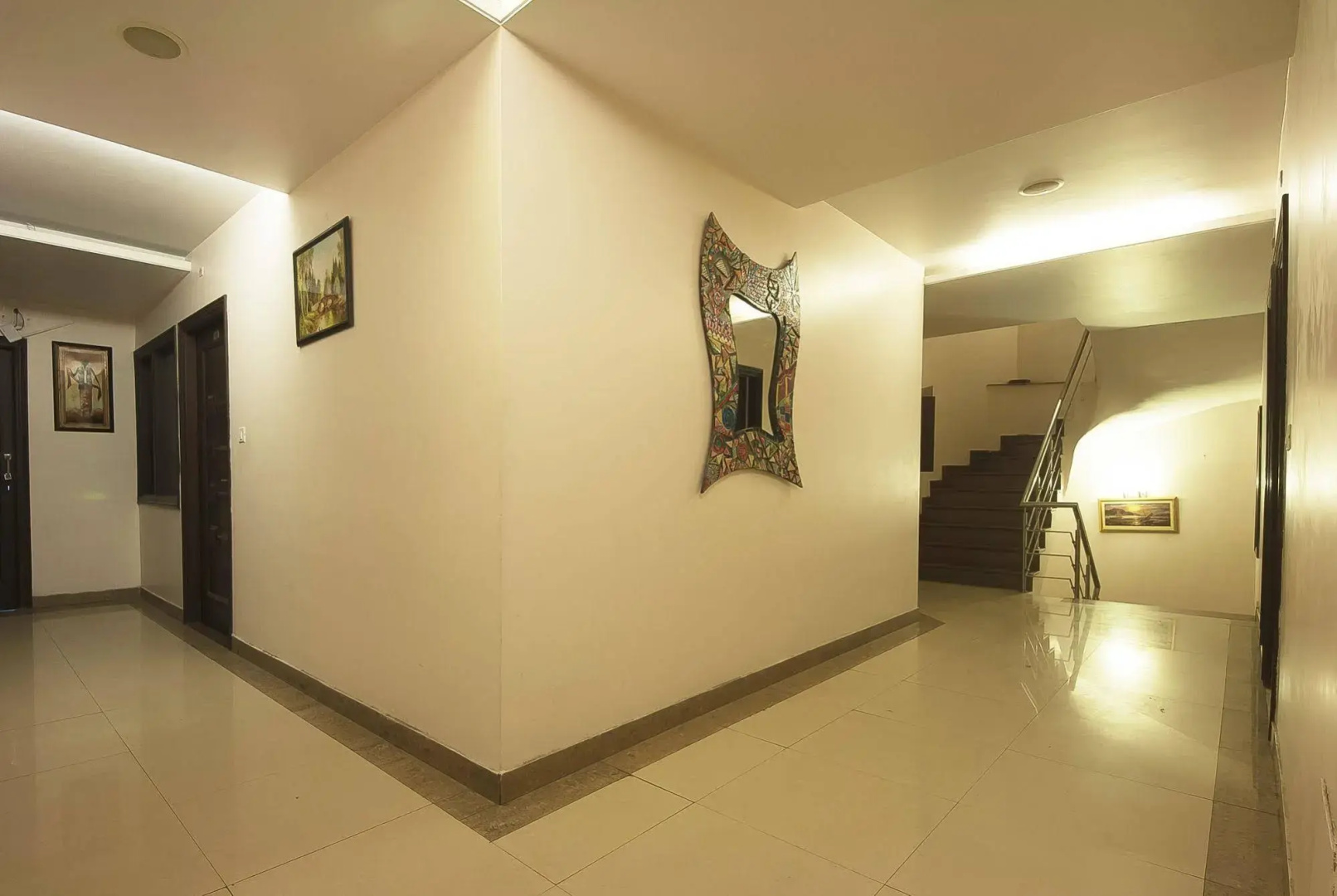 OYO Flagship 113 Golden Temple Road