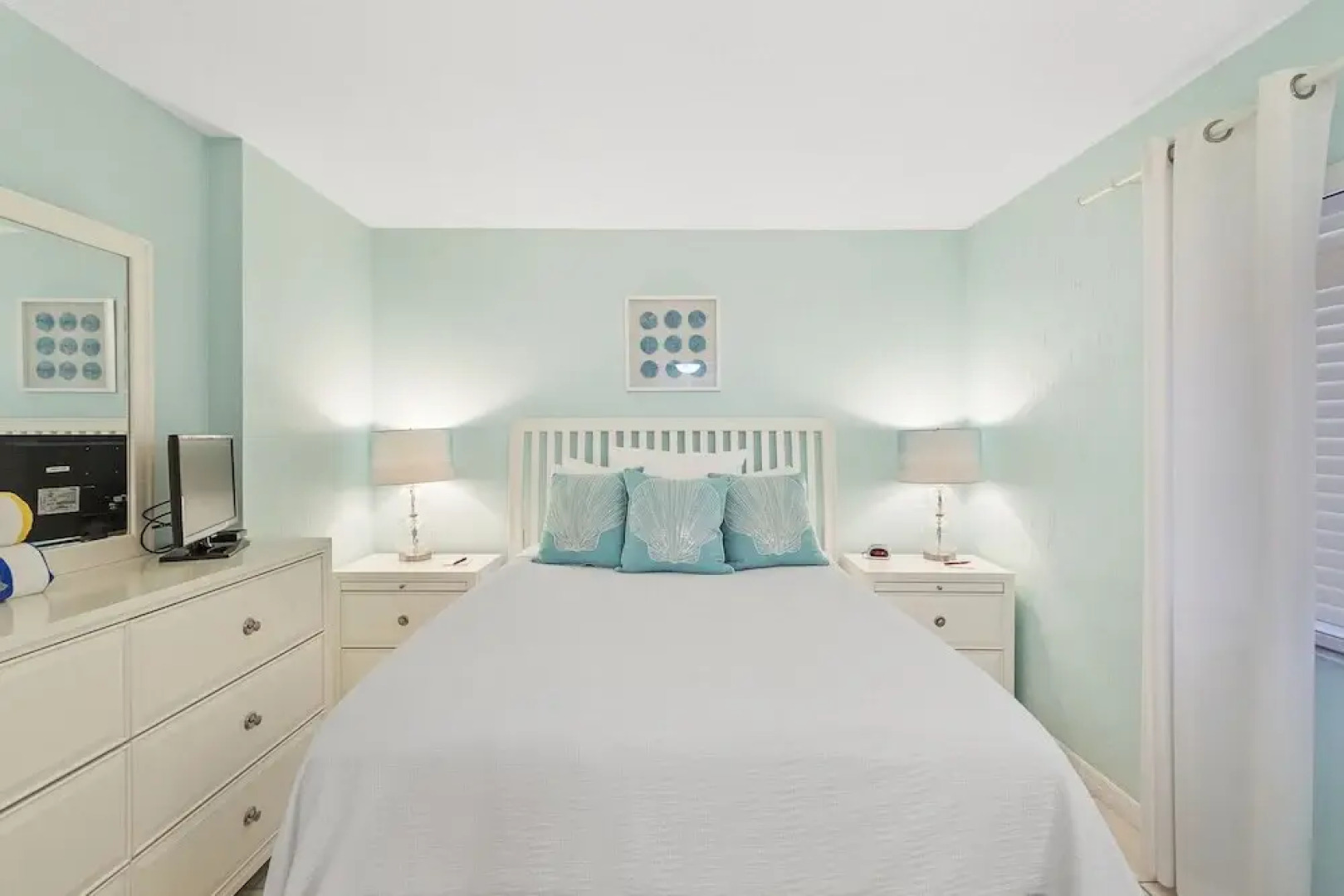 Tropical Suites At Sunglow Resort