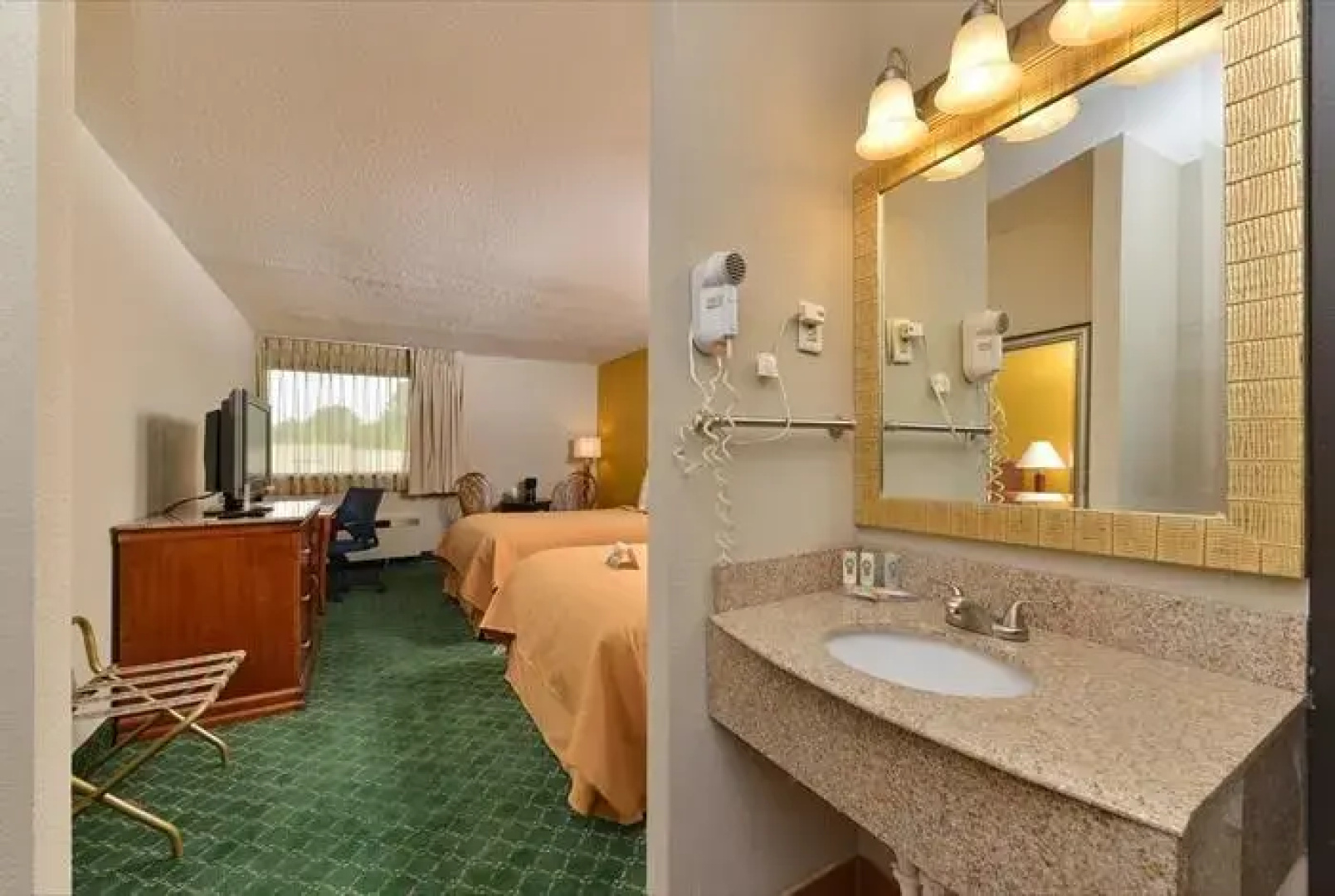 Days Inn Cairo