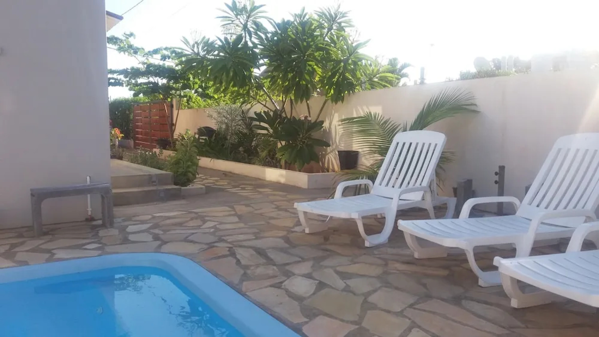 Sunny Private First Floor 1-br Beach Apartment With Spacious Balcony, Pool, Wifi
