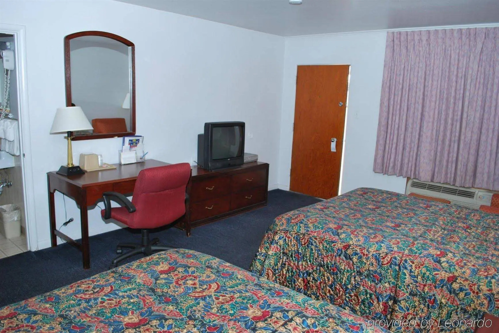 Majestic Inn And Suites