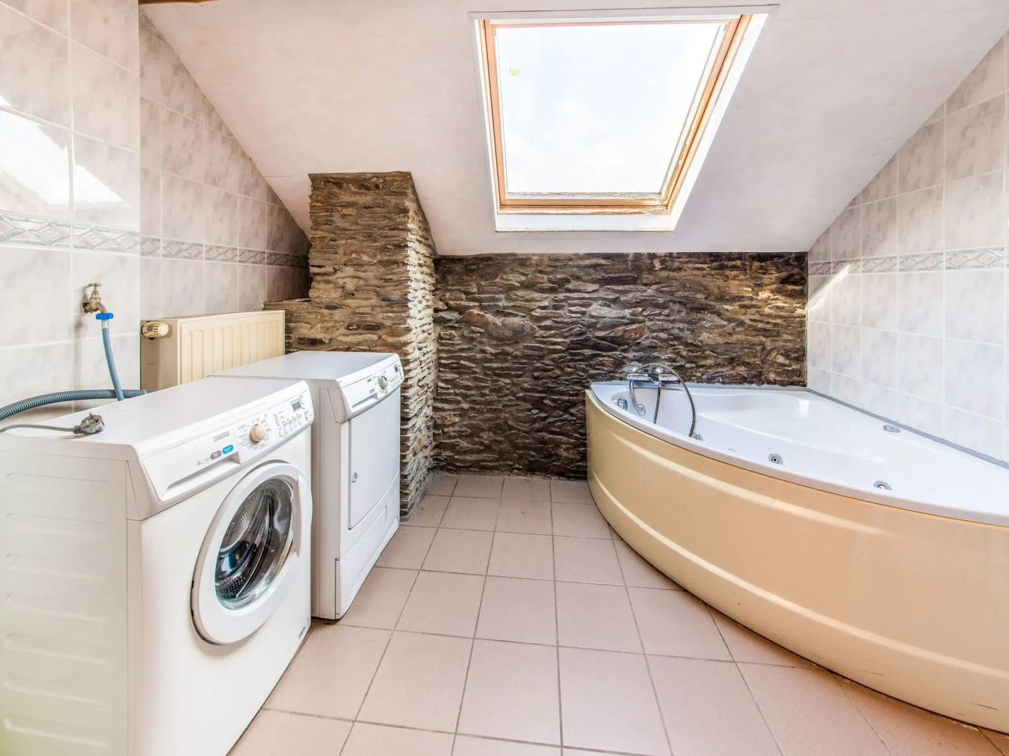 Charming Farmhouse in Brisy