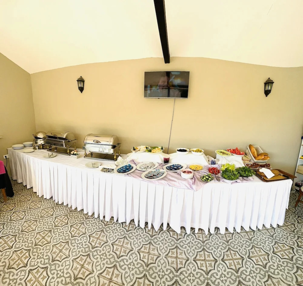 Felicity Hotel & Bungalows