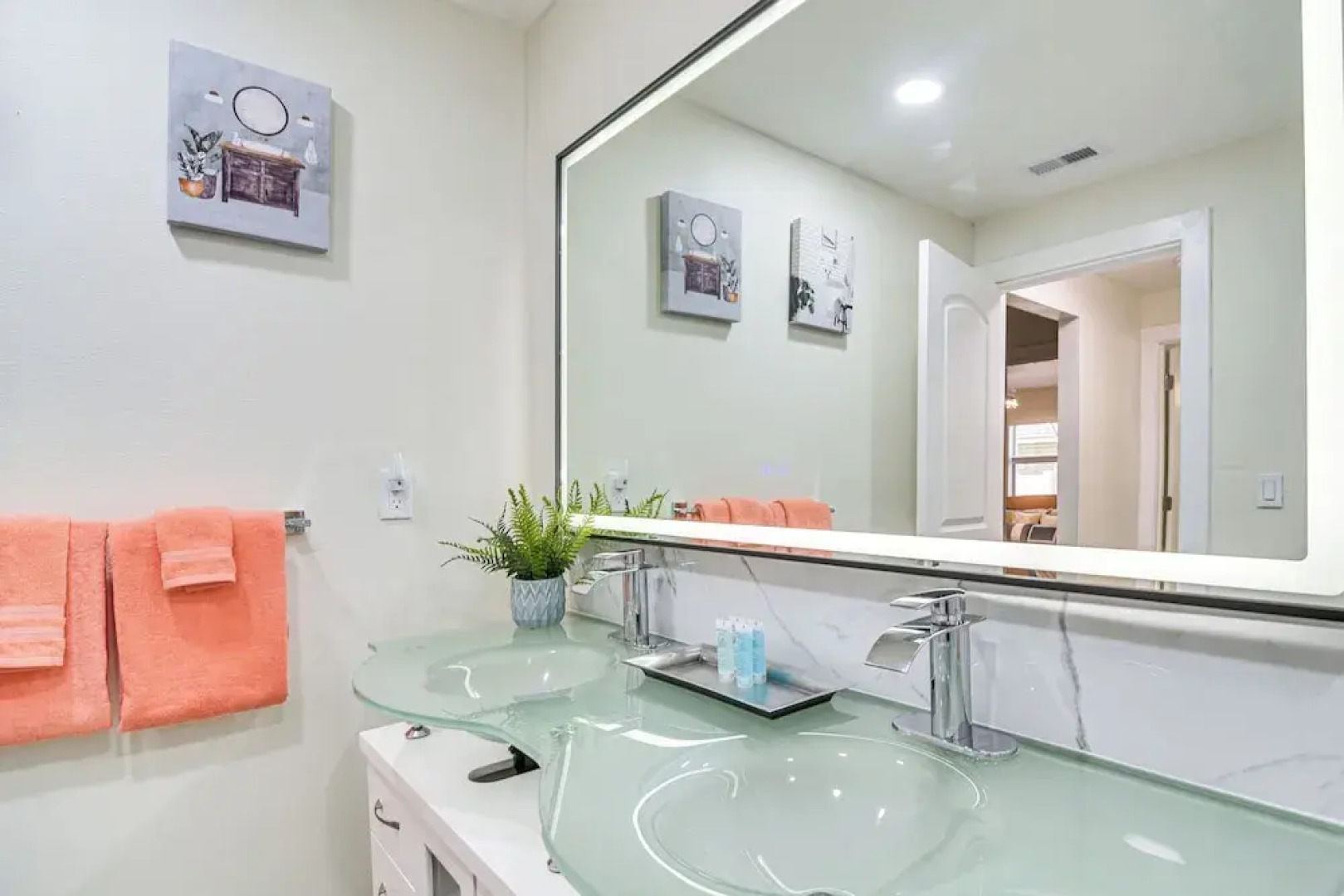 2 Mi to Beach: Home w/ Pool, Grill & More in Largo