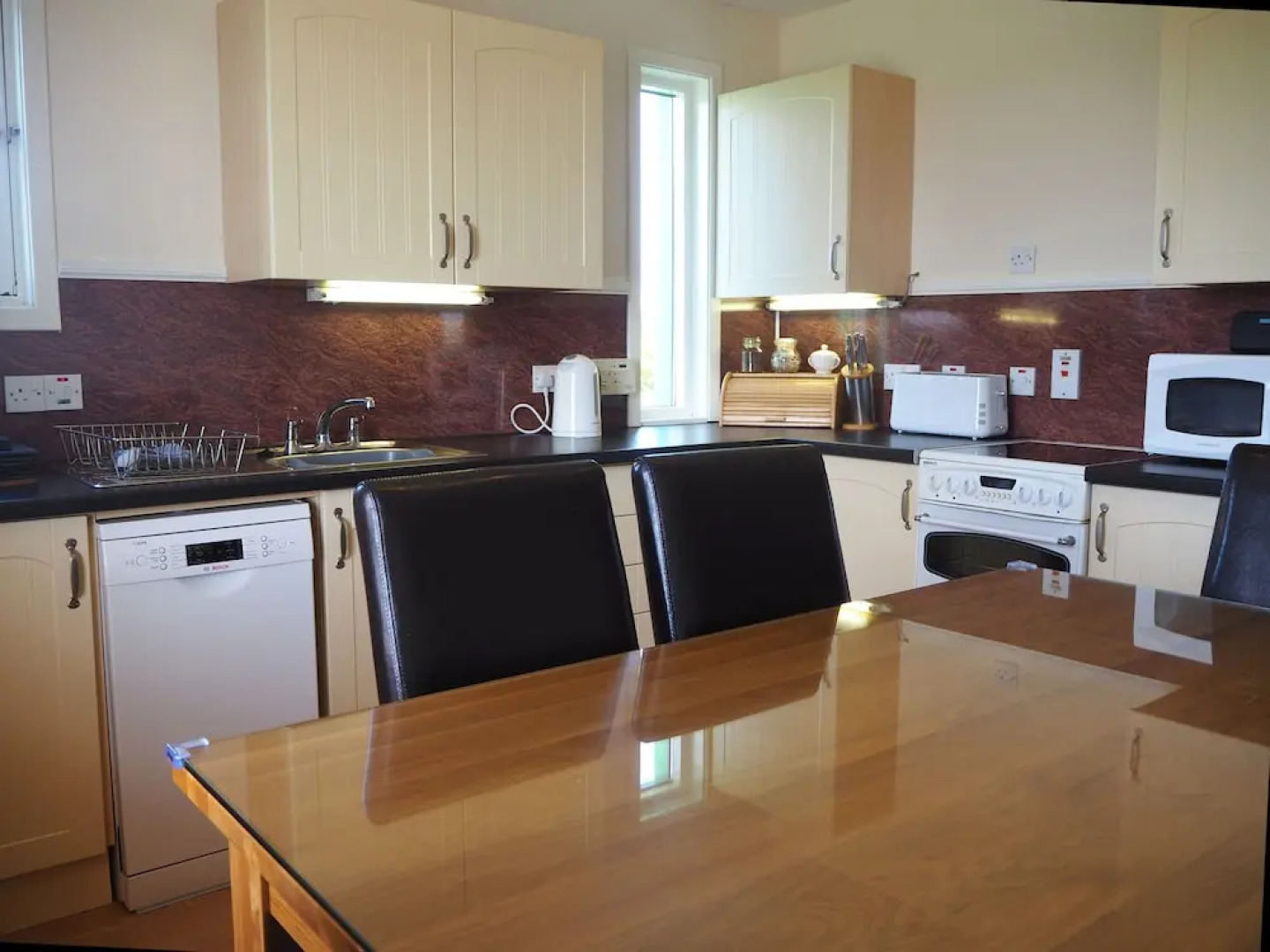 Decca Apartments