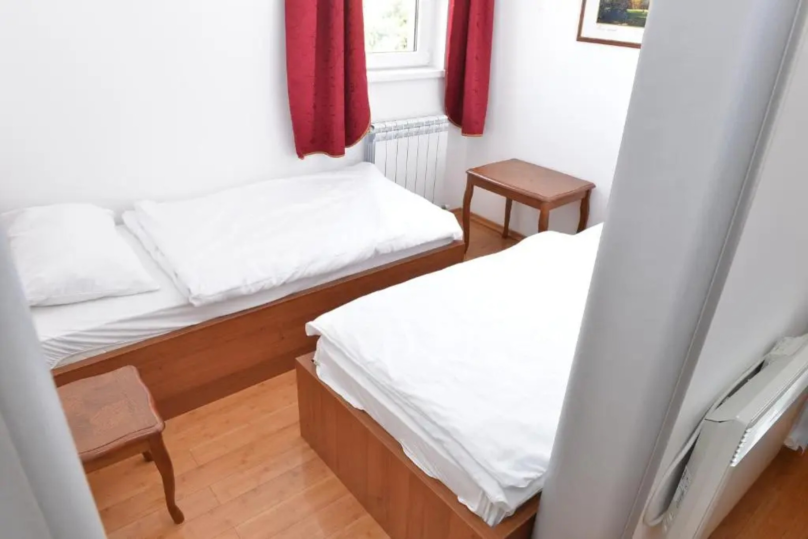 Apartment and Rooms In Club