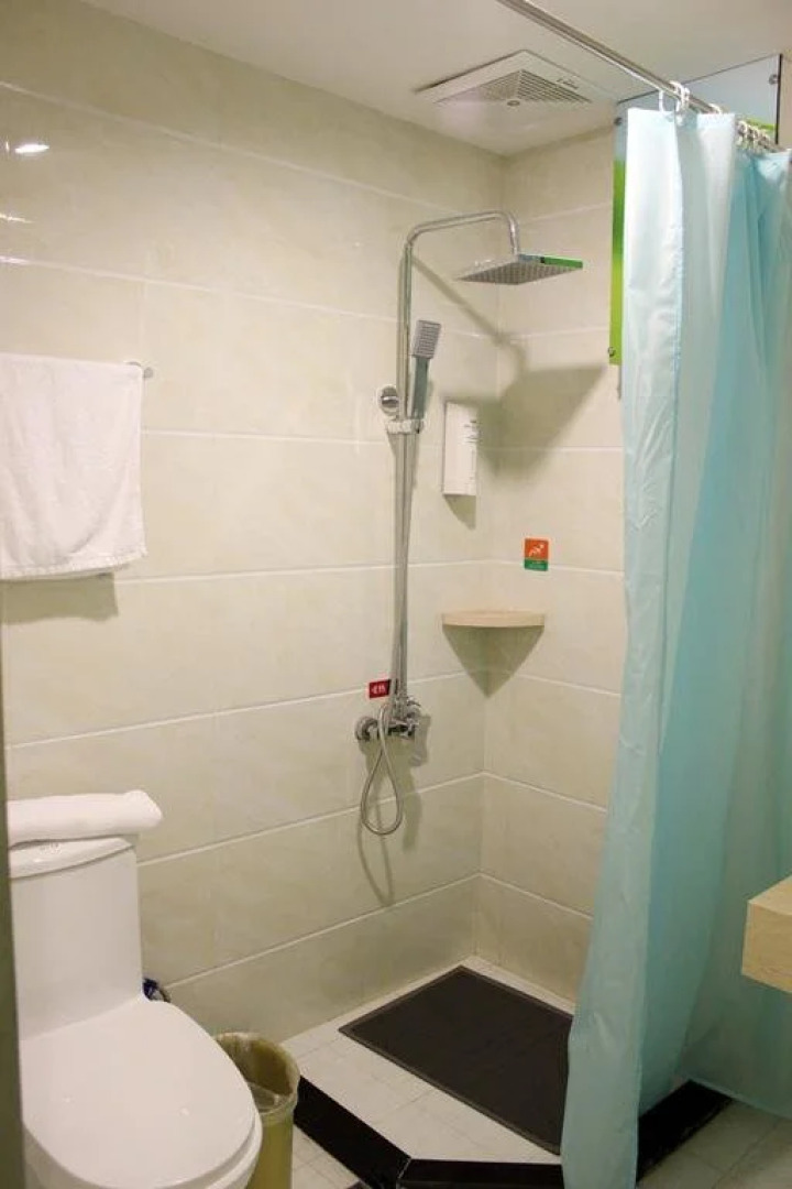 Hi Inn Changshu Clothing City