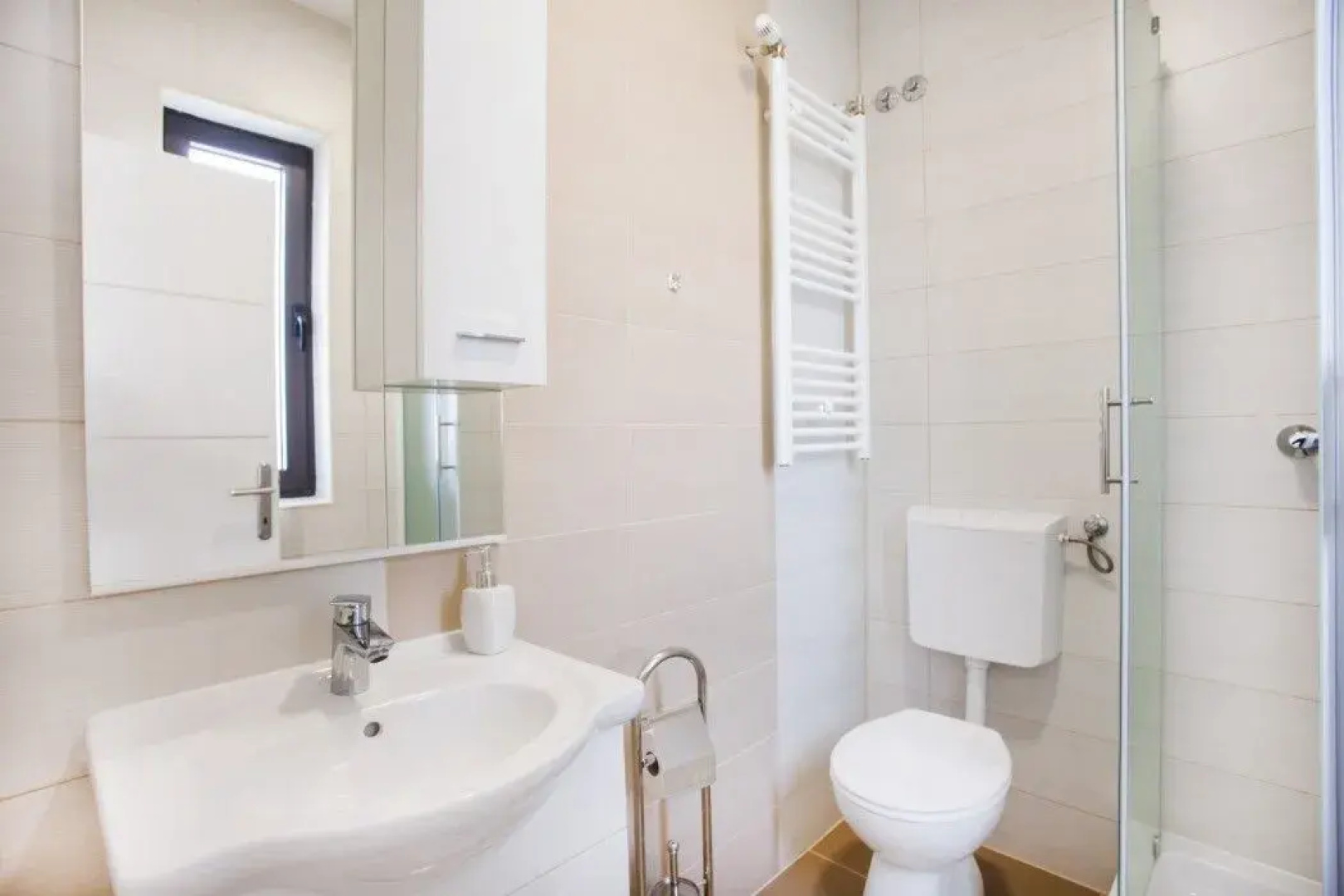 London Rooms Zagreb Airport