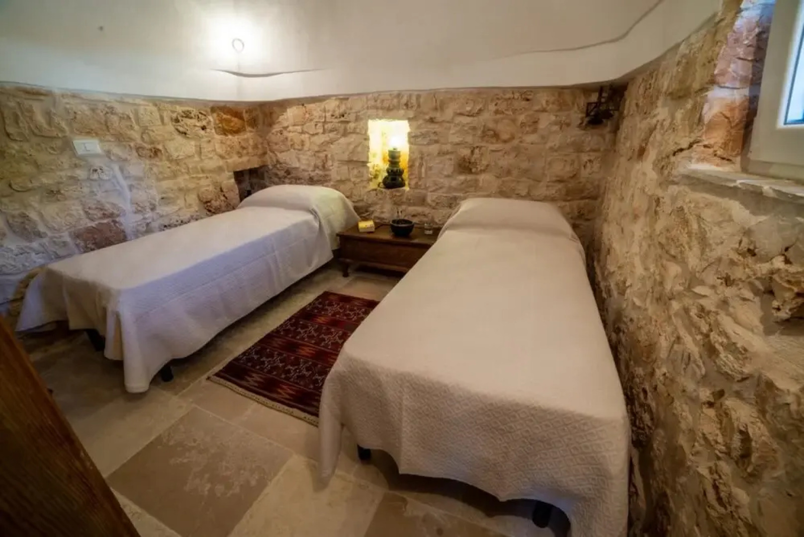 Traditional Trullo la Specchia