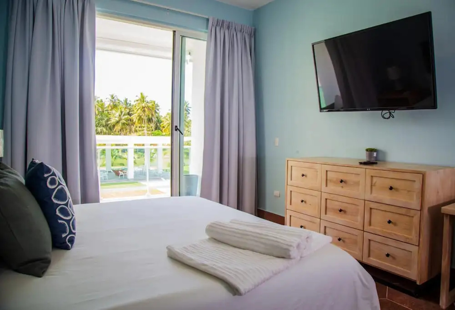 Playa Bonita Apartment at Lake View 32B