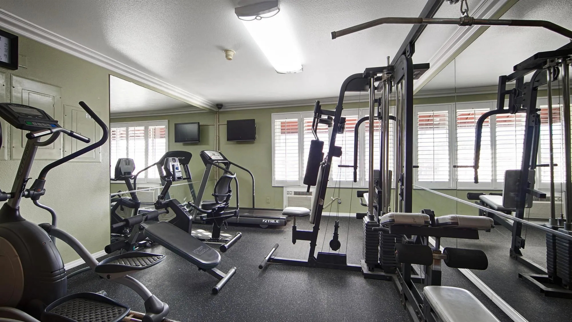 Best Western Harbour Inn & Suites Huntington - Sunset Beach