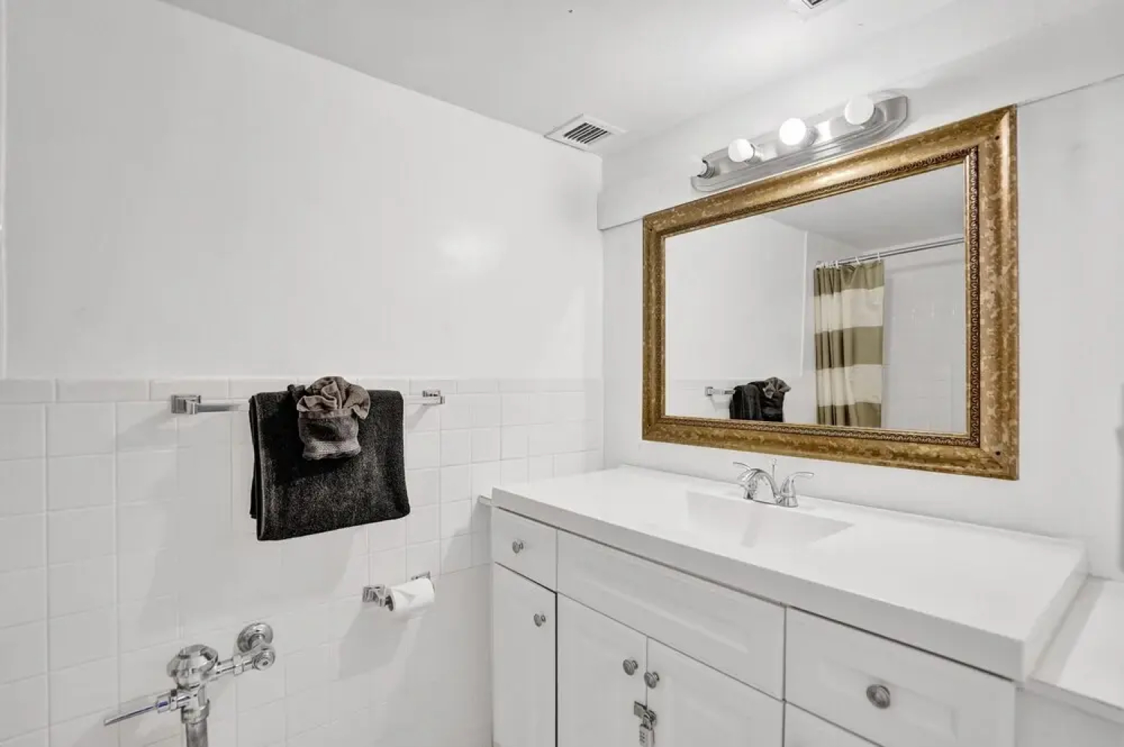 Gorgeous 1br apartment, a walk from the Beach