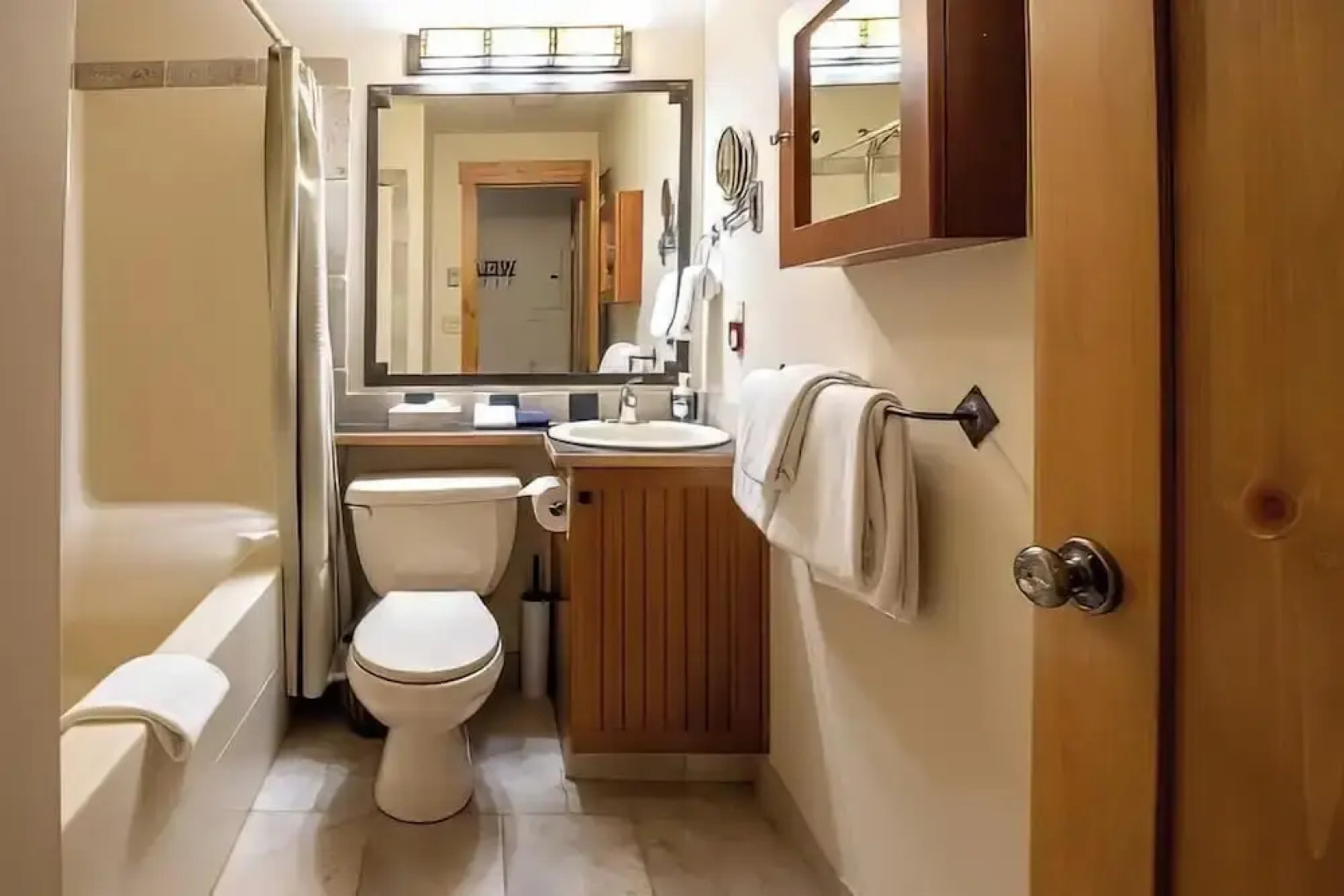 Timberline Lodges by Fernie Lodging Co