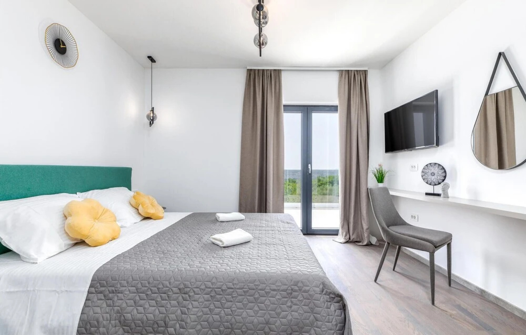 Beautiful Home in Koromacno With Wifi, Heated Swimming Pool and 6 Bedrooms