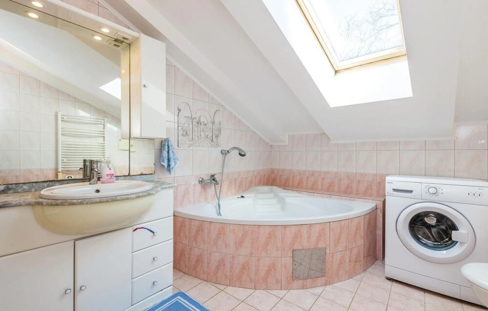 Amazing Home in Spincici With Wifi and 5 Bedrooms