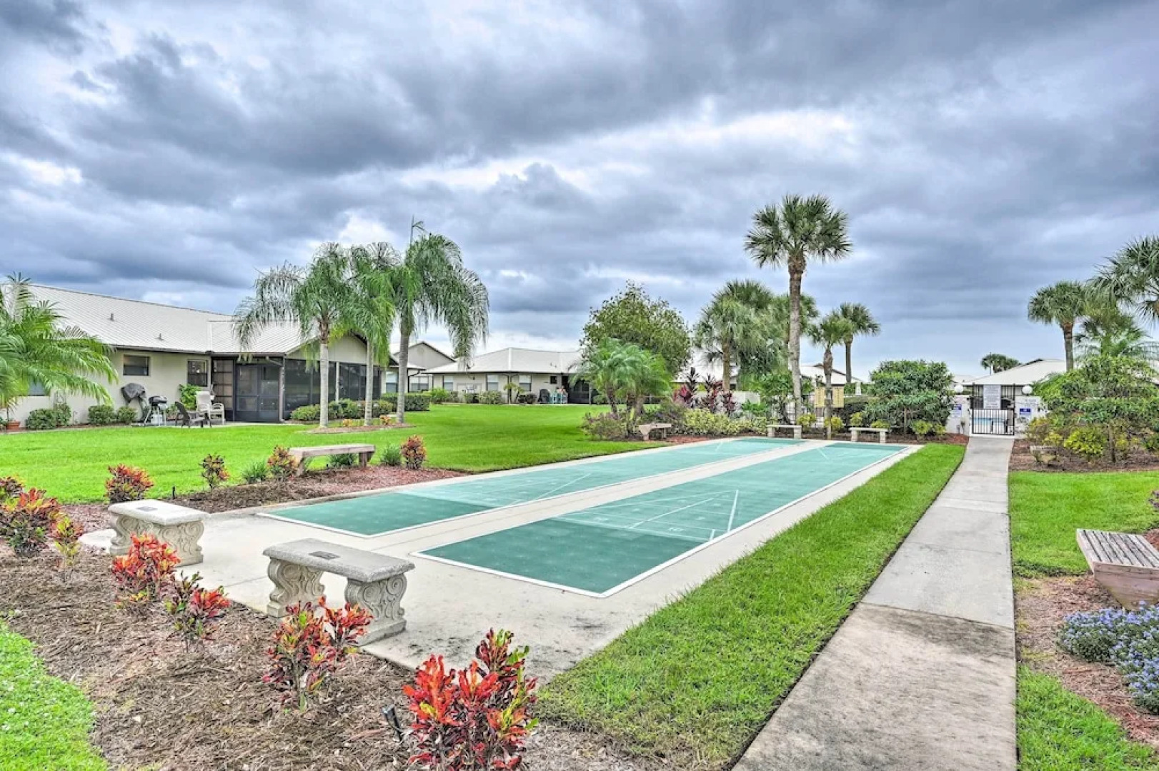 Grill, Lanai & Pool Access: Charming Sebring Villa