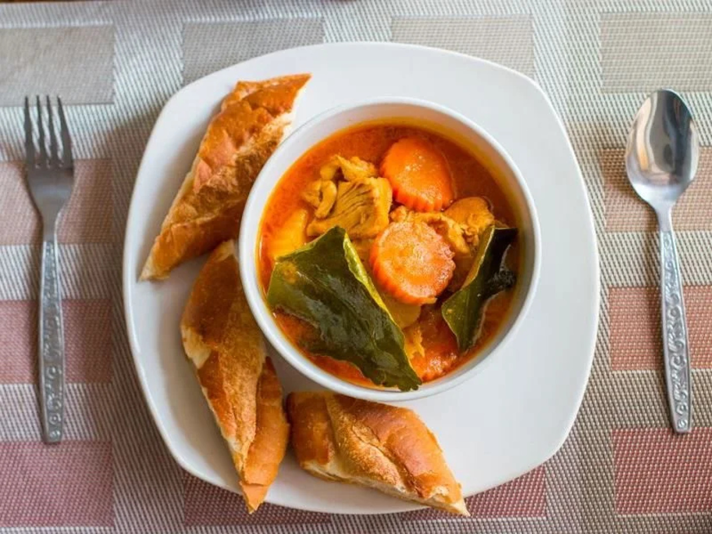 Golden Chenla Hotel and Restaurant