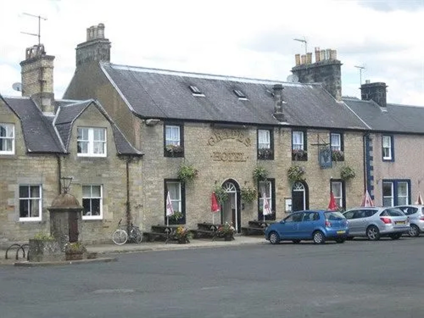 The Grapes Hotel