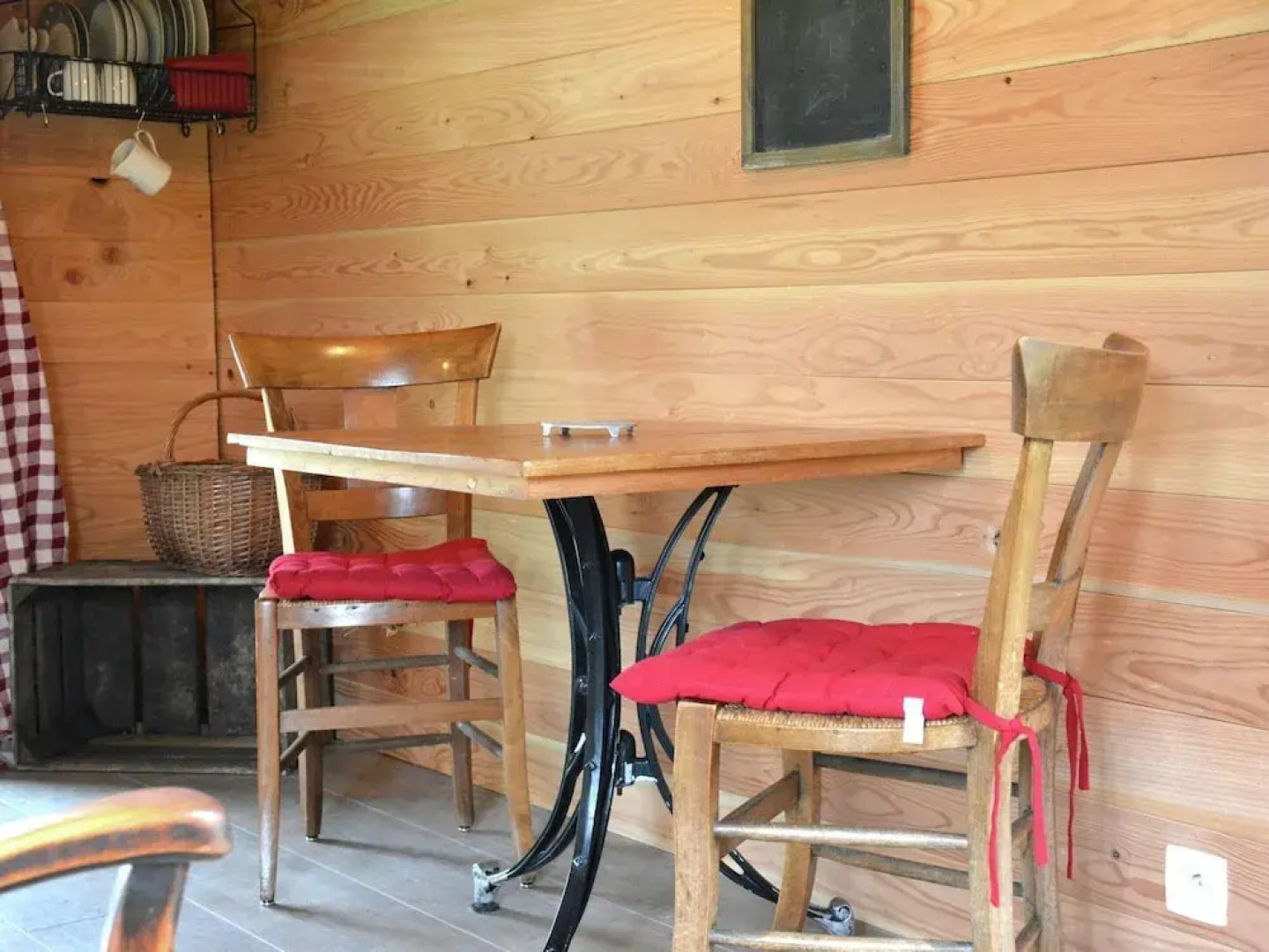 Cozy Mobile Home in Vresse-sur-semois With Terrace