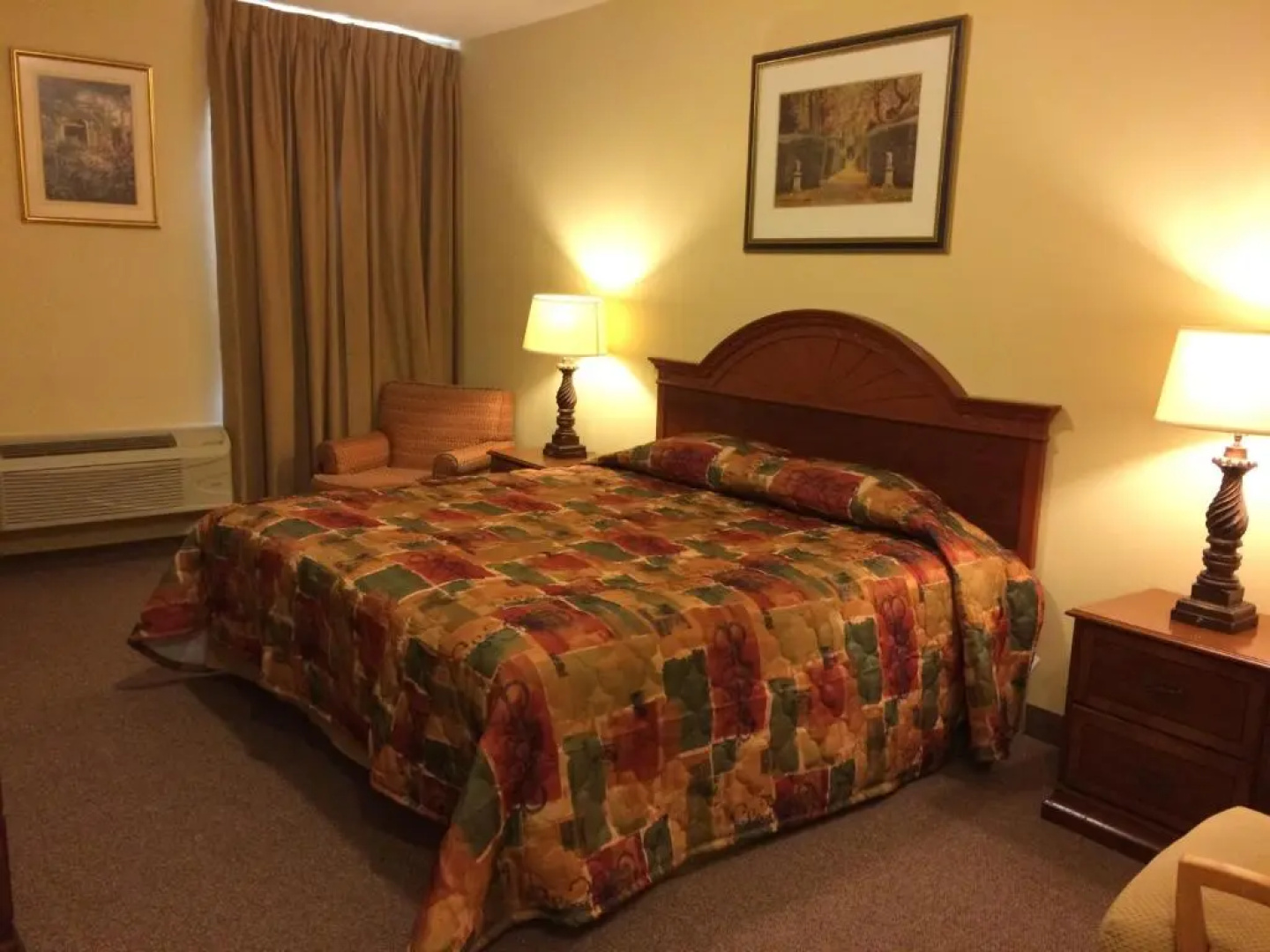 Country Regency Inn & Suites