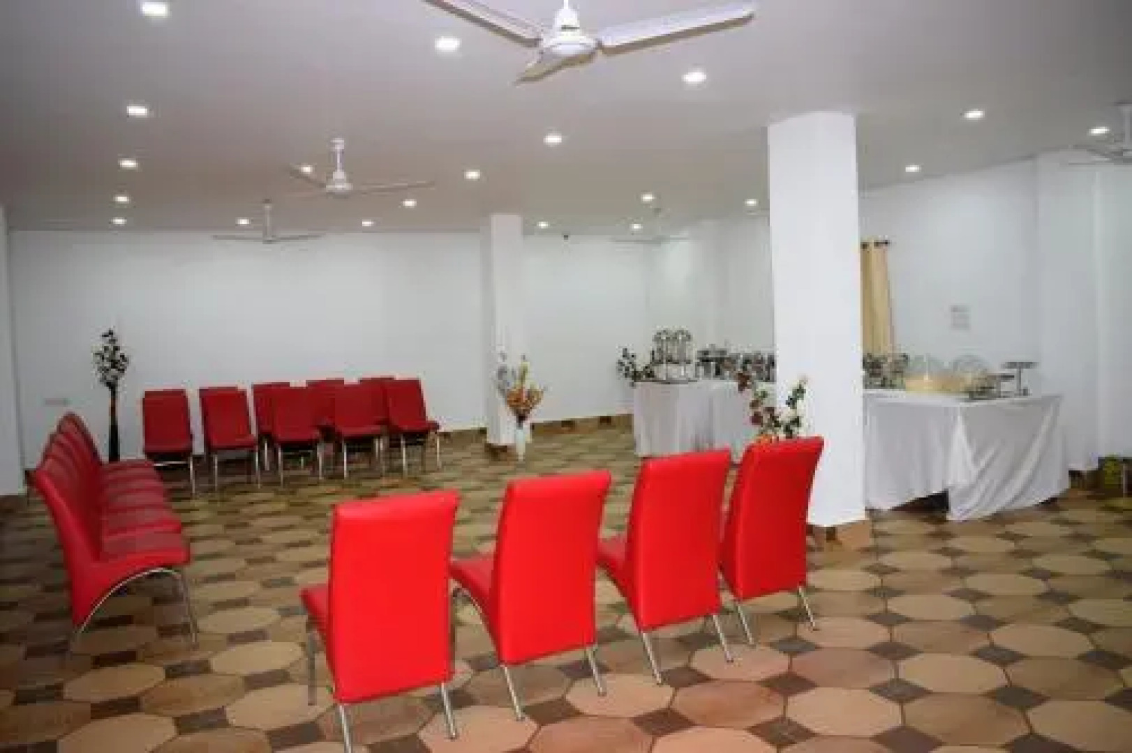 Hotel Akanksha Palace