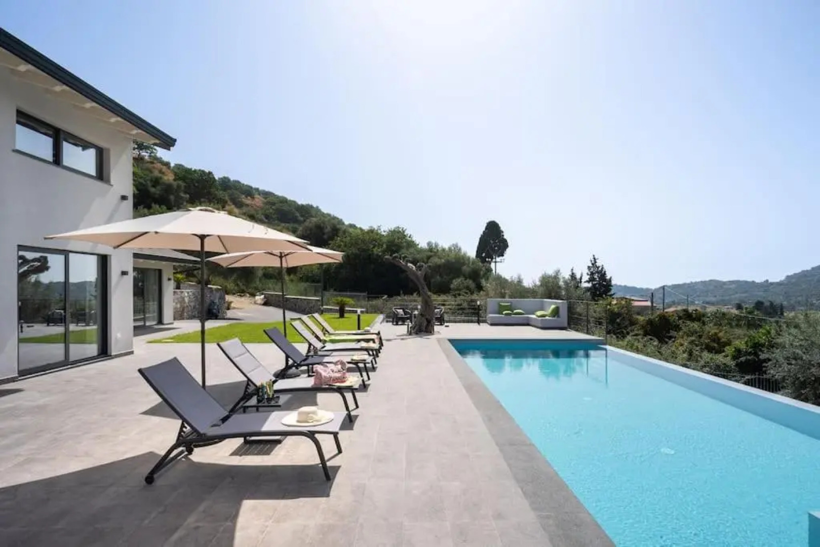 3 Bedroom Modern Villa, Pool, Savoca, East Sicily