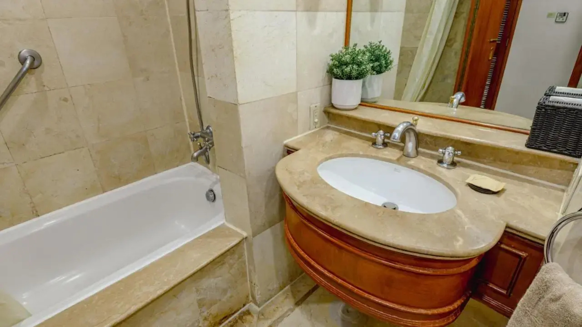 Ortigas CBD Near Business & Shopping Hubs