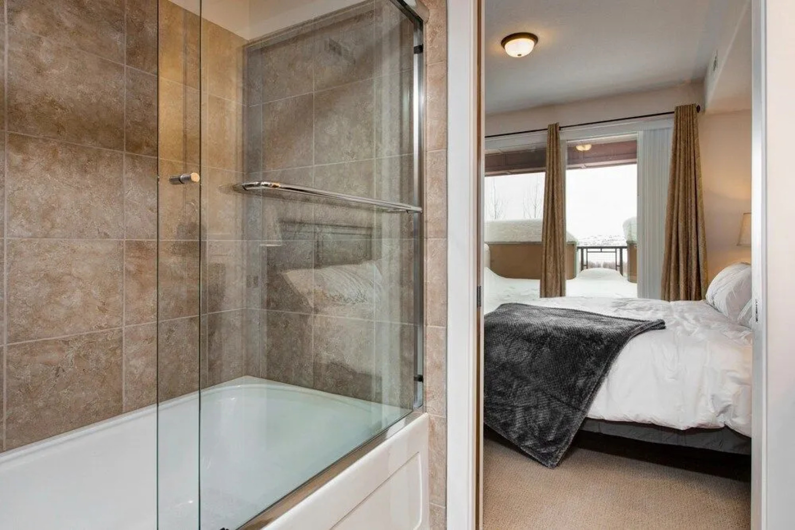 Newpark Townhouse by RedAwning