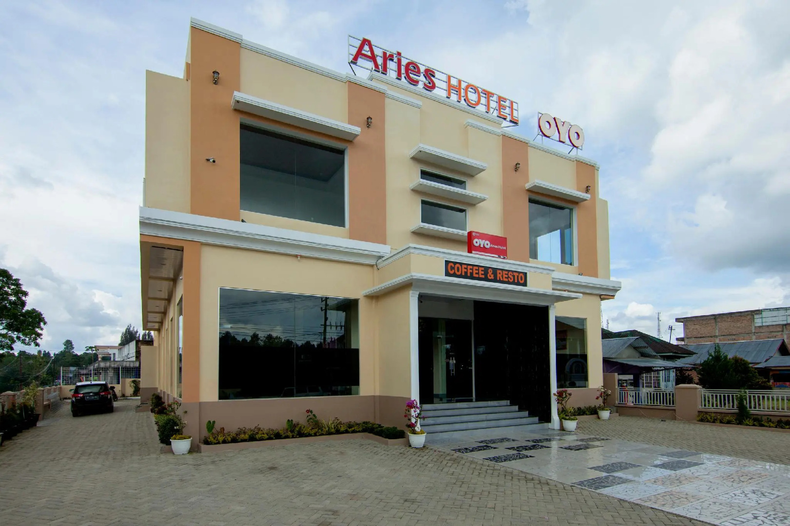 OYO 1819 Aries Hotel