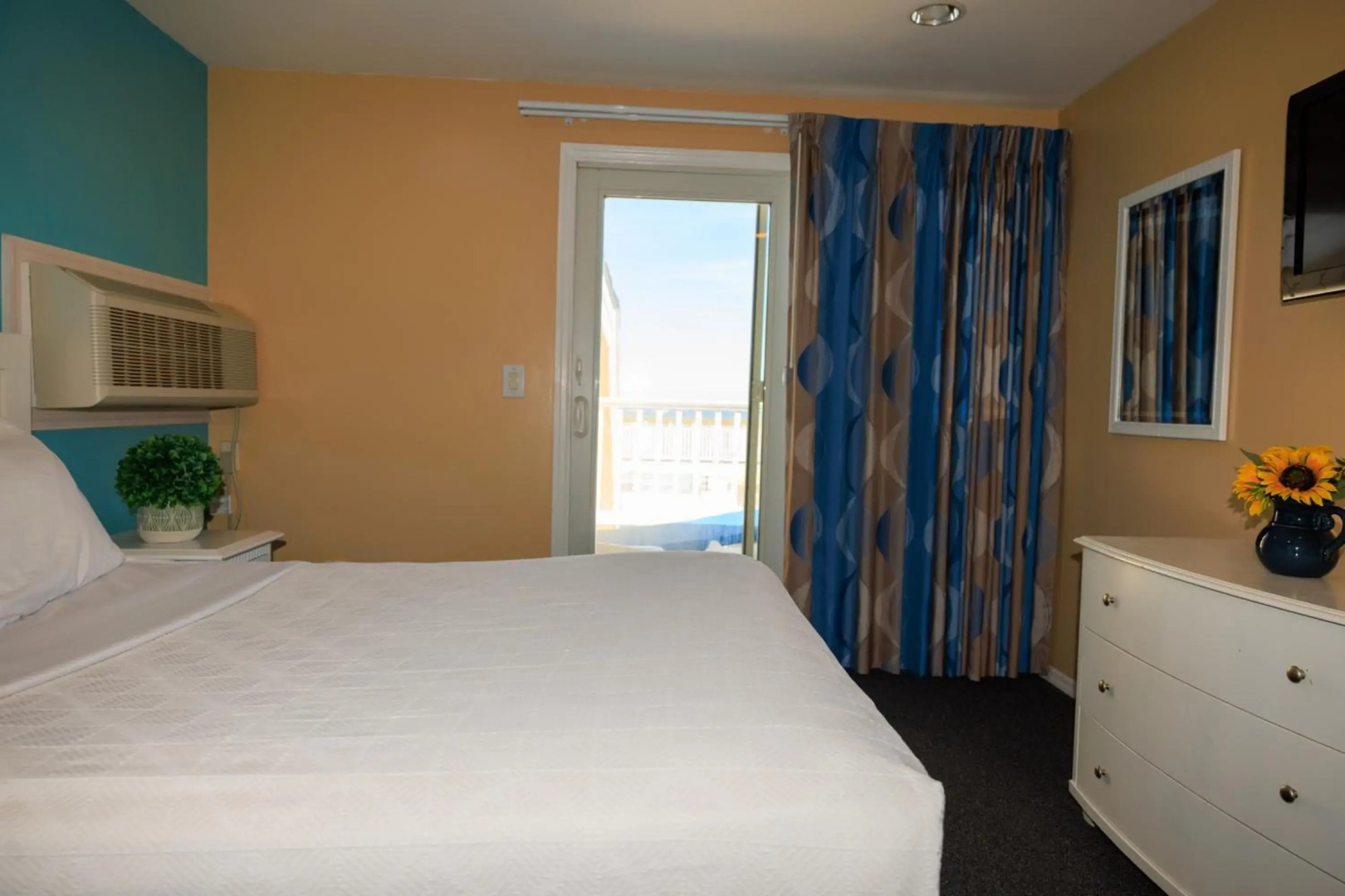 The White Sands Oceanfront Resort & Spa