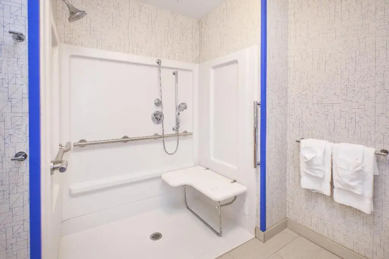 Holiday Inn Express & Suites New Castle by IHG