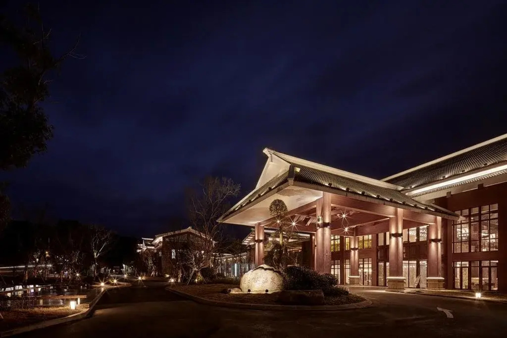 Lotus Hot Spring Hotel