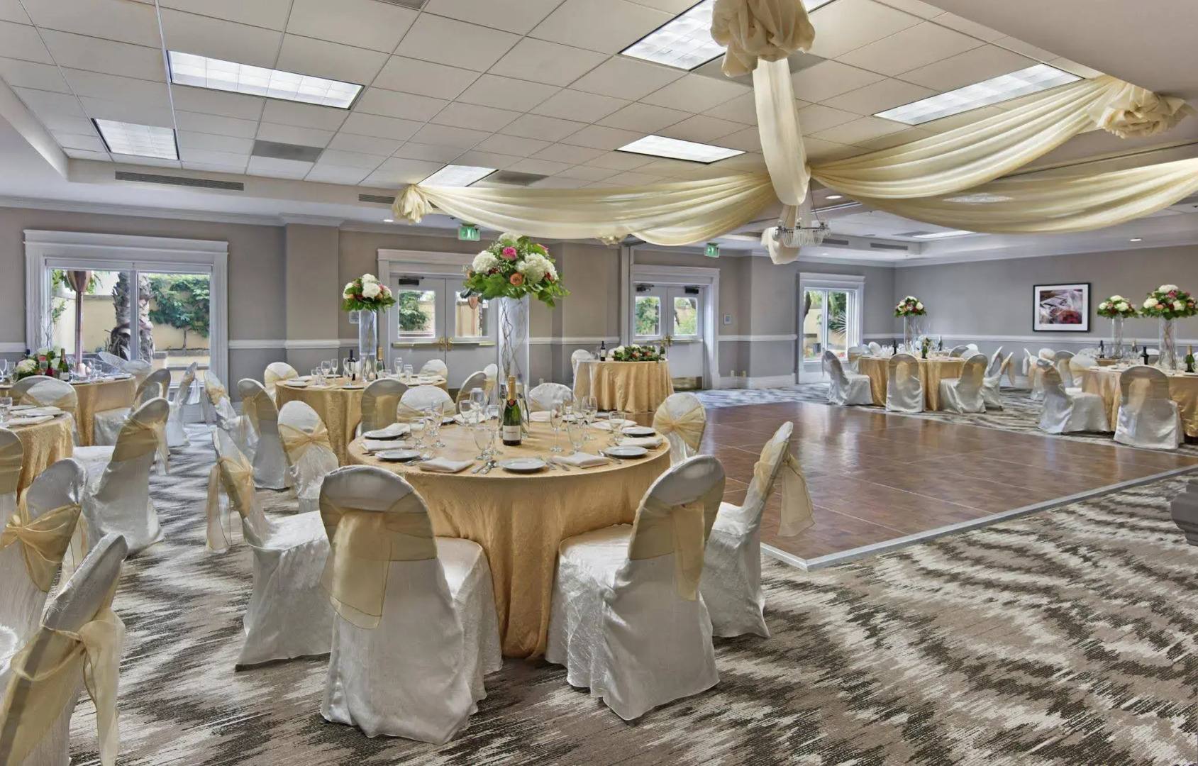 Embassy Suites by Hilton Los Angeles Downey