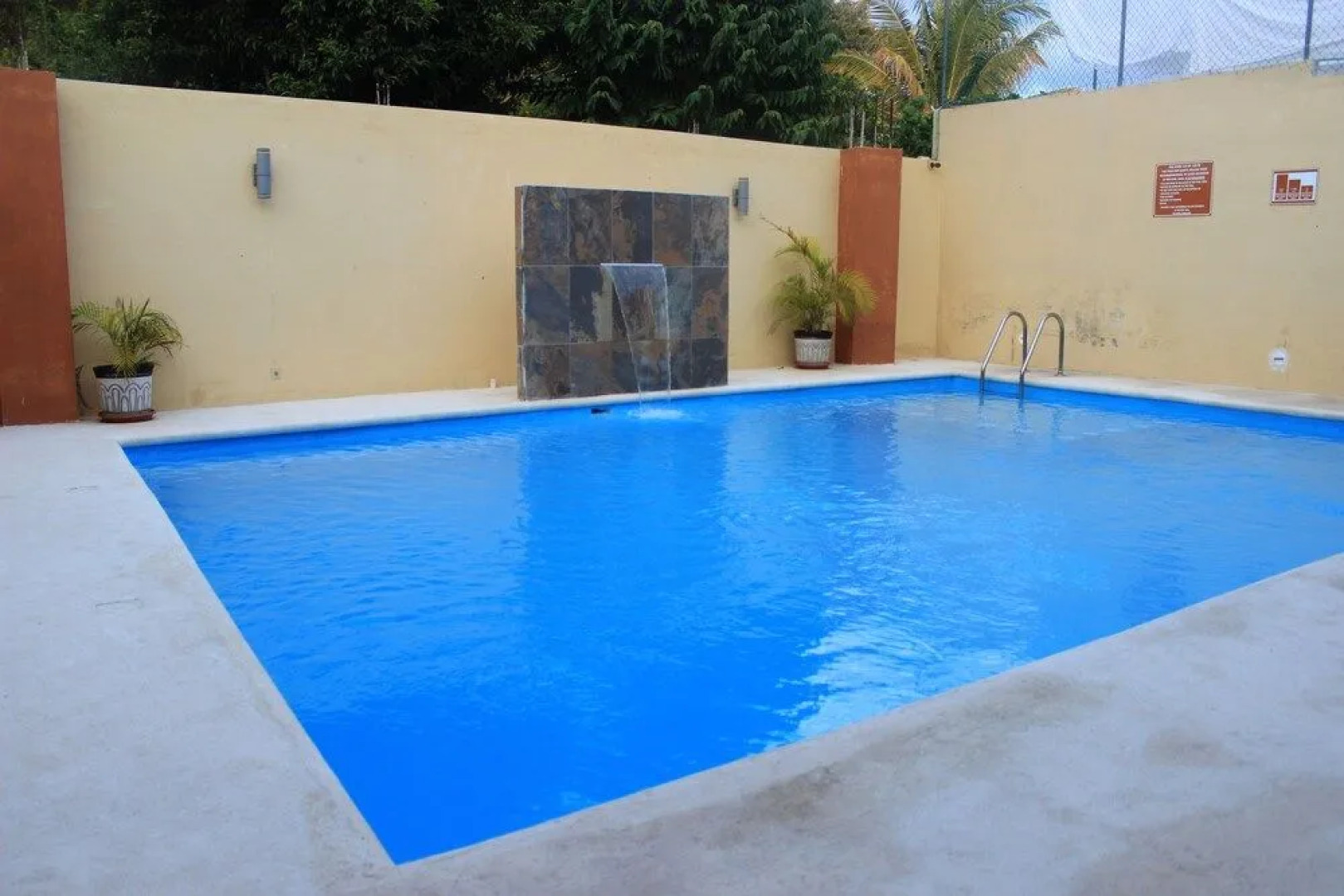 Terracota Corner Room